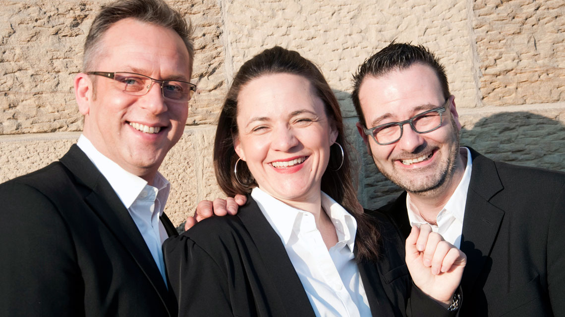 Jeannette Friedrich, Bernd Nauwartat & Dieter Scheithe am 19. Januar 2025 im Casino Capitol Mannheim_Foto: Mirjam Hans